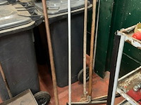 4 vuilnisemmers 120 liter + poetsgerief - afbeelding 5 van  6