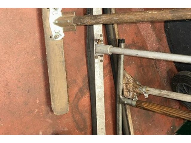 4 vuilnisemmers 120 liter + poetsgerief - afbeelding 6 van  6