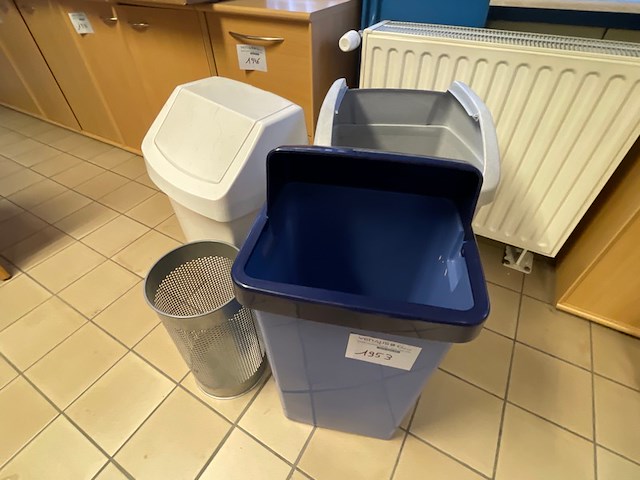 4 vuinisbakkenb - afbeelding 1 van  2