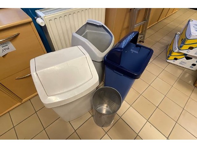 4 vuinisbakkenb - afbeelding 2 van  2