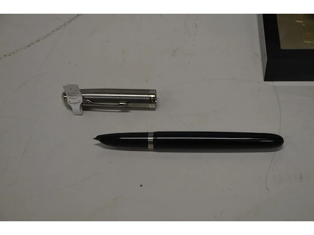 4 vulpennen parker met xxl decoratie inktpot (4) - afbeelding 7 van  9
