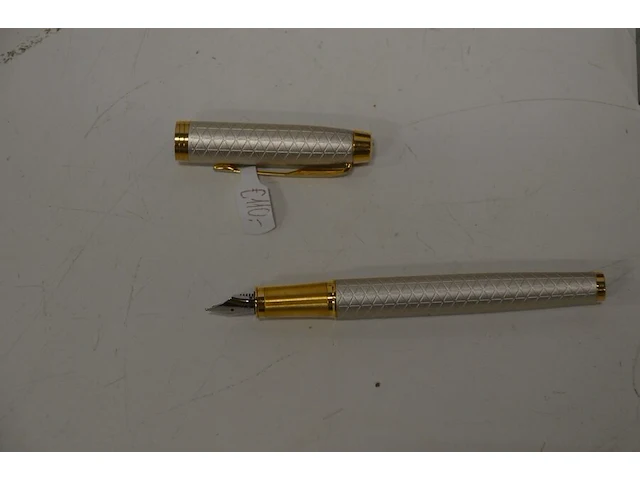 4 vulpennen parker met xxl decoratie inktpot (4) - afbeelding 8 van  9