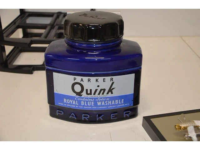 4 vulpennen parker met xxl decoratie inktpot (4) - afbeelding 9 van  9