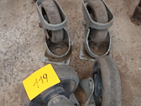 4 wielen ((2 vaste en 2 zwenkwielen) h. 20 cm