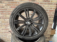 4 wielen met velg peugeot 235/45 zr18 98y