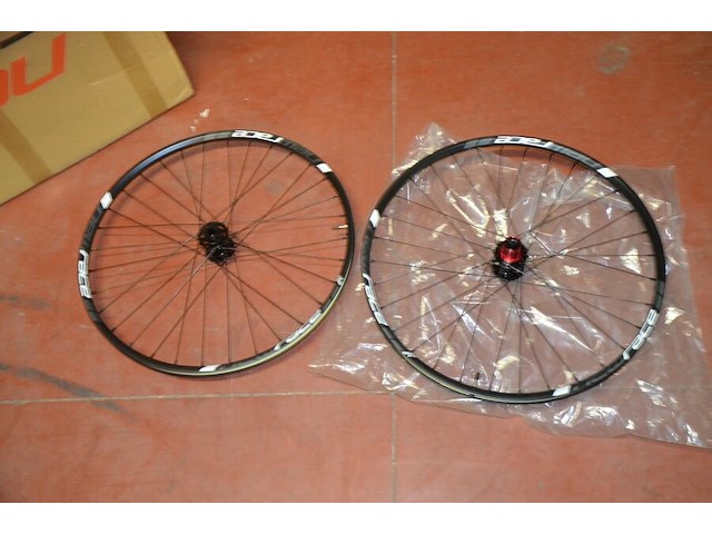 4 wielen voor mountainbike mtb new race 650b comp 27.5 - afbeelding 4 van  13