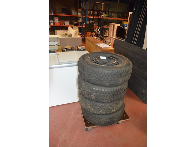 4 winterbanden met velg dovex snowspeed 3 225/60r16 102h - afbeelding 1 van  7