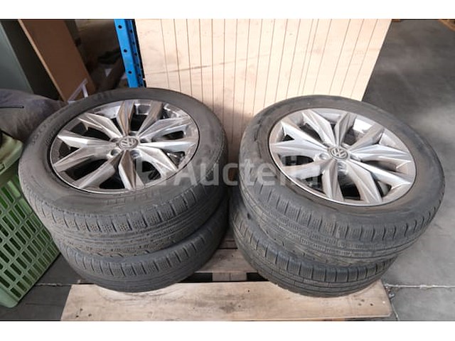 4 winterbanden op aluminium velgen pirelli sottozero 235/55 r18 - afbeelding 3 van  10