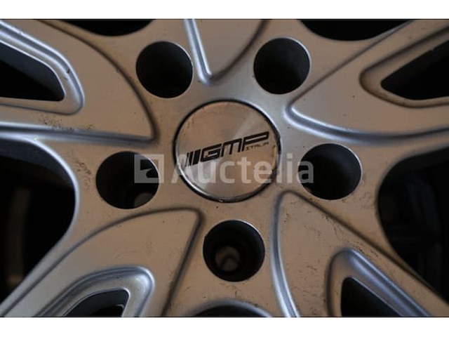 4 winterbanden op aluminium velgen - afbeelding 2 van  8