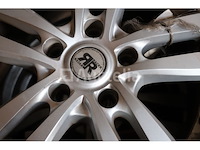 4 winterbanden op michelin agilis alpin 205/65 r16c aluminium velgen - afbeelding 3 van  12