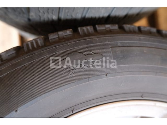 4 winterbanden op michelin agilis alpin 205/65 r16c aluminium velgen - afbeelding 1 van  12