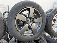 4 winterbanden op velg land rover - afbeelding 2 van  5