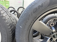 4 winterbanden op velg land rover - afbeelding 3 van  5