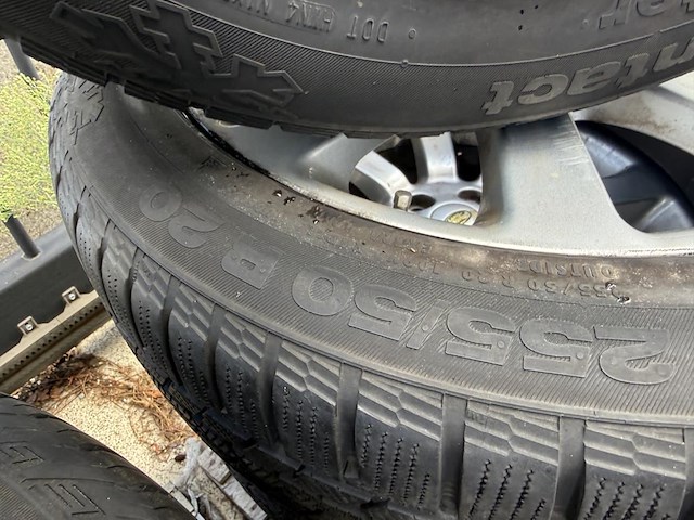 4 winterbanden op velg land rover - afbeelding 4 van  5