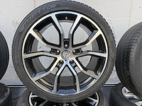 4 winterbanden op velg porsche - afbeelding 2 van  6