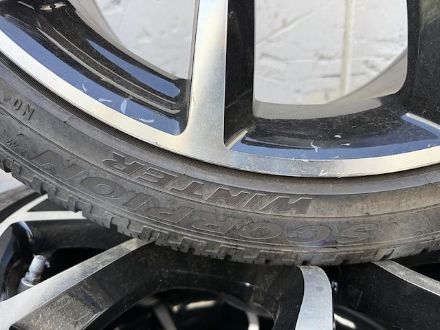4 winterbanden op velg porsche - afbeelding 3 van  6