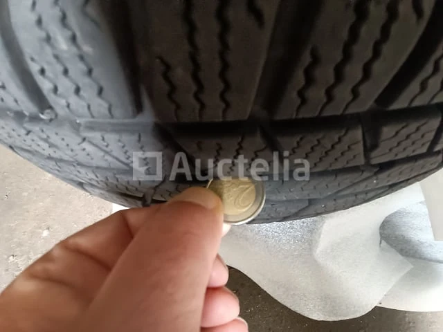 4 winterbanden op velg voor toyota continental 225/50 r18 90h - afbeelding 12 van  14