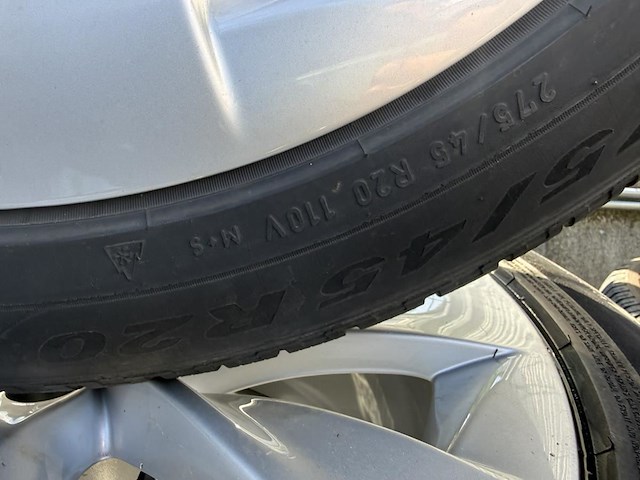 4 winterbanden op velg - afbeelding 4 van  5