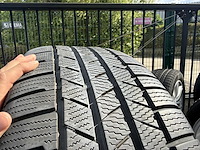 4 winterbanden op velg - afbeelding 5 van  5