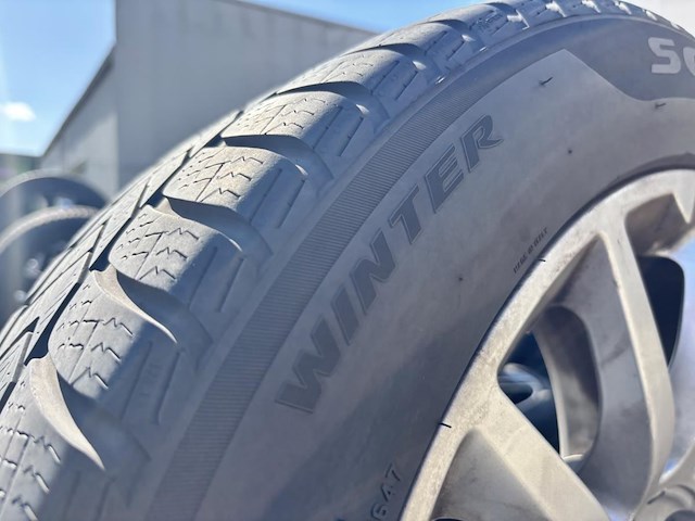 4 winterbanden op velg - afbeelding 4 van  6