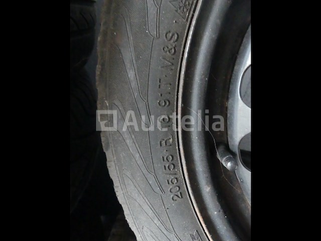 4 winterbanden op vredestein snowtrac plaatvelgen - afbeelding 2 van  5