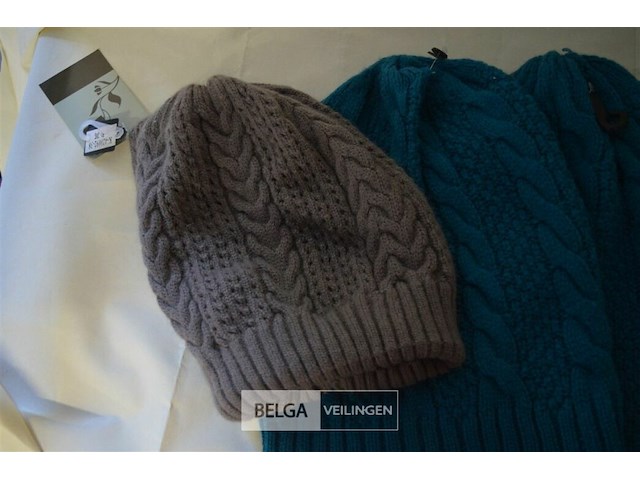 4 wintermutsen div. kleuren - afbeelding 2 van  3