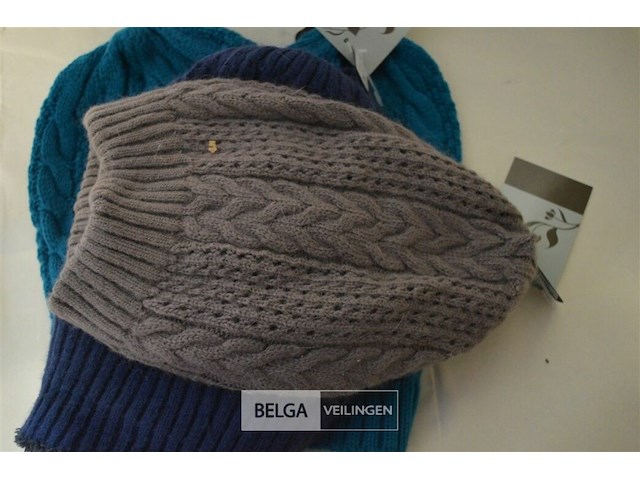 4 wintermutsen div. kleuren - afbeelding 3 van  4