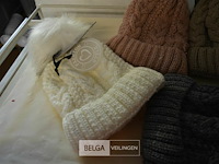 4 wintermutsen met pompon div. kleuren - afbeelding 2 van  4