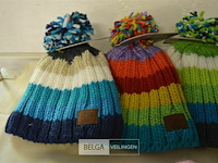 4 wintermutsen met pompon div. kleuren - afbeelding 3 van  4