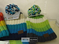 4 wintermutsen met pompon div. kleuren - afbeelding 2 van  4