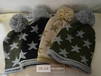 4 wintermutsen met pompon div. kleuren - afbeelding 1 van  4