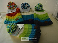 4 wintermutsen met pompon div. kleuren