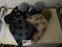 4 wintermutsen met pompon div. kleuren - afbeelding 2 van  4