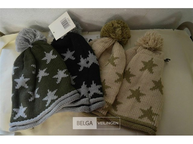 4 wintermutsen met pompon div. kleuren - afbeelding 1 van  3