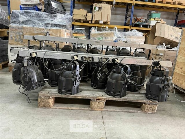 4 x 4 fourbaar par 64 1000 w 2 x 4 fourbaar etc 575 w - afbeelding 1 van  6