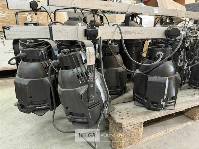 4 x 4 fourbaar par 64 1000 w 2 x 4 fourbaar etc 575 w - afbeelding 3 van  6