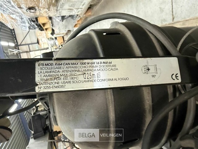 4 x 4 fourbaar par 64 1000 w 2 x 4 fourbaar etc 575 w - afbeelding 5 van  6