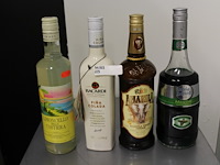 4 x alcoholische dranken - afbeelding 1 van  1