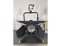 4 x arri compact daylight fresnel 1200w - afbeelding 11 van  12
