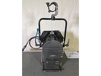 4 x arri compact daylight fresnel 1200w - afbeelding 7 van  12