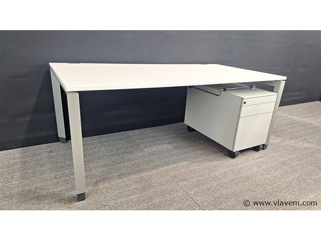 4 x bureau steelcase met ladenblok - afbeelding 1 van  11