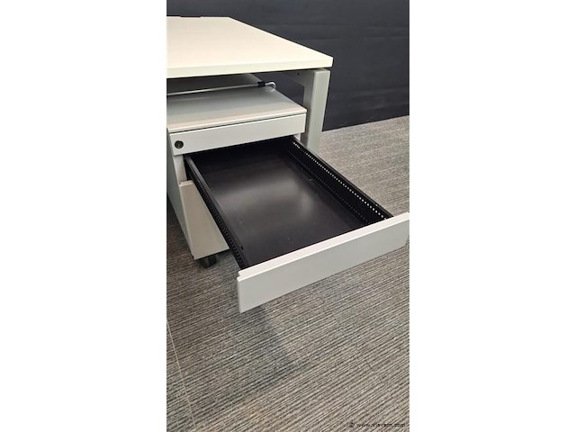 4 x bureau steelcase met ladenblok - afbeelding 10 van  11