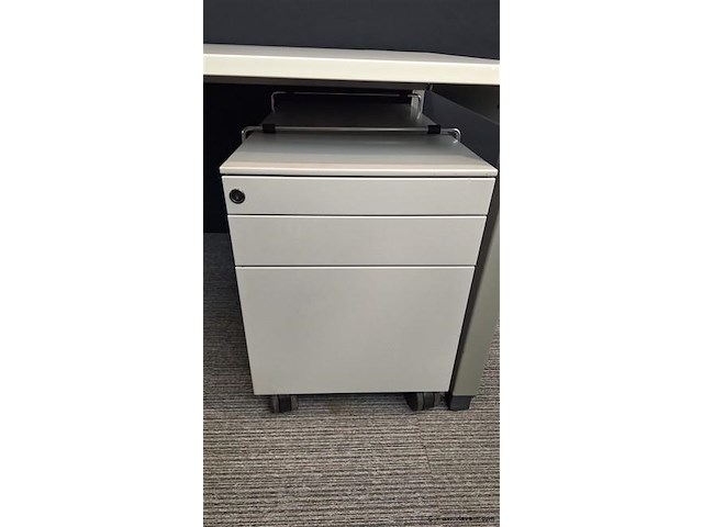 4 x bureau steelcase met ladenblok - afbeelding 9 van  11