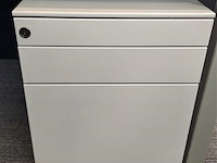 4 x bureau steelcase met ladenblok - afbeelding 9 van  11