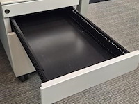 4 x bureau steelcase met ladenblok - afbeelding 10 van  11