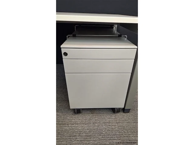4 x bureau steelcase met ladenblok - afbeelding 9 van  11