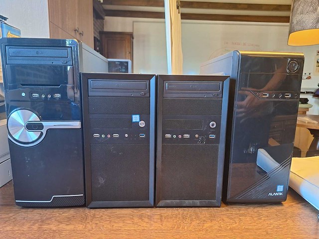 4 x computer - afbeelding 1 van  9