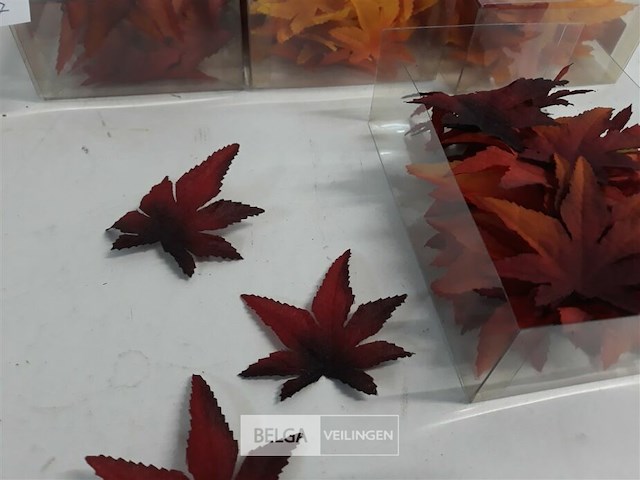 4 x deco herfstblaadjes mix kleuren +/- 8 cm - afbeelding 3 van  3