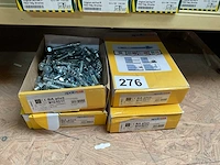 4 x dozen doorsteekankers