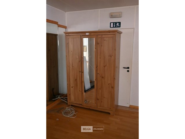 4 x houten kast - afbeelding 1 van  7